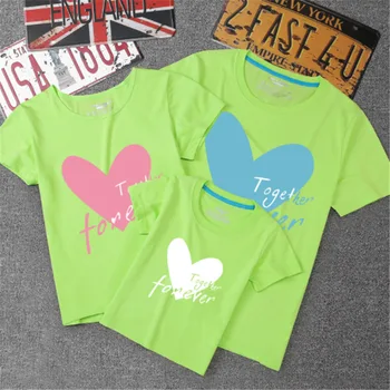 Novo leto 2020 Družino Ujemanje T-srajce Moda za Odrasle Mati Hči Ljubezen Print Majica Mamica in Me Družino Videz Candy Barve T-shirt